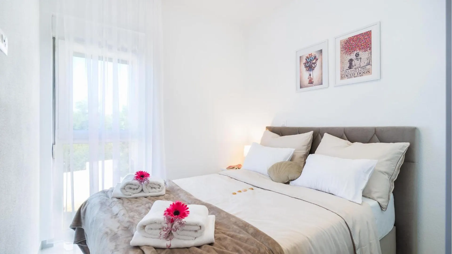 3 Bedroom Beautiful Apartment In Kastel Gomilica Kastela 0*,
