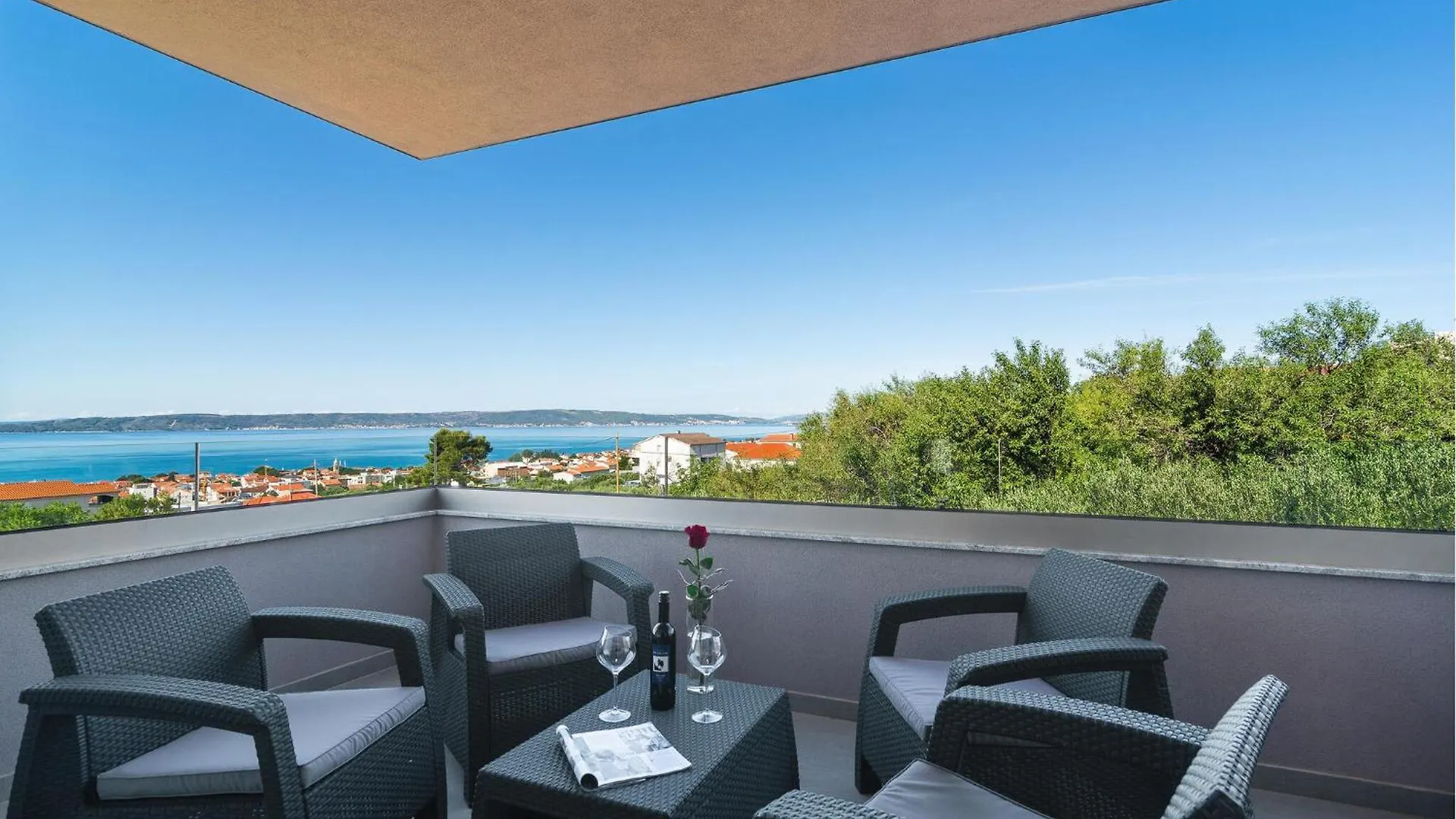 3 Bedroom Beautiful Apartment In Kastel Gomilica Kastela 0*,  Croatia