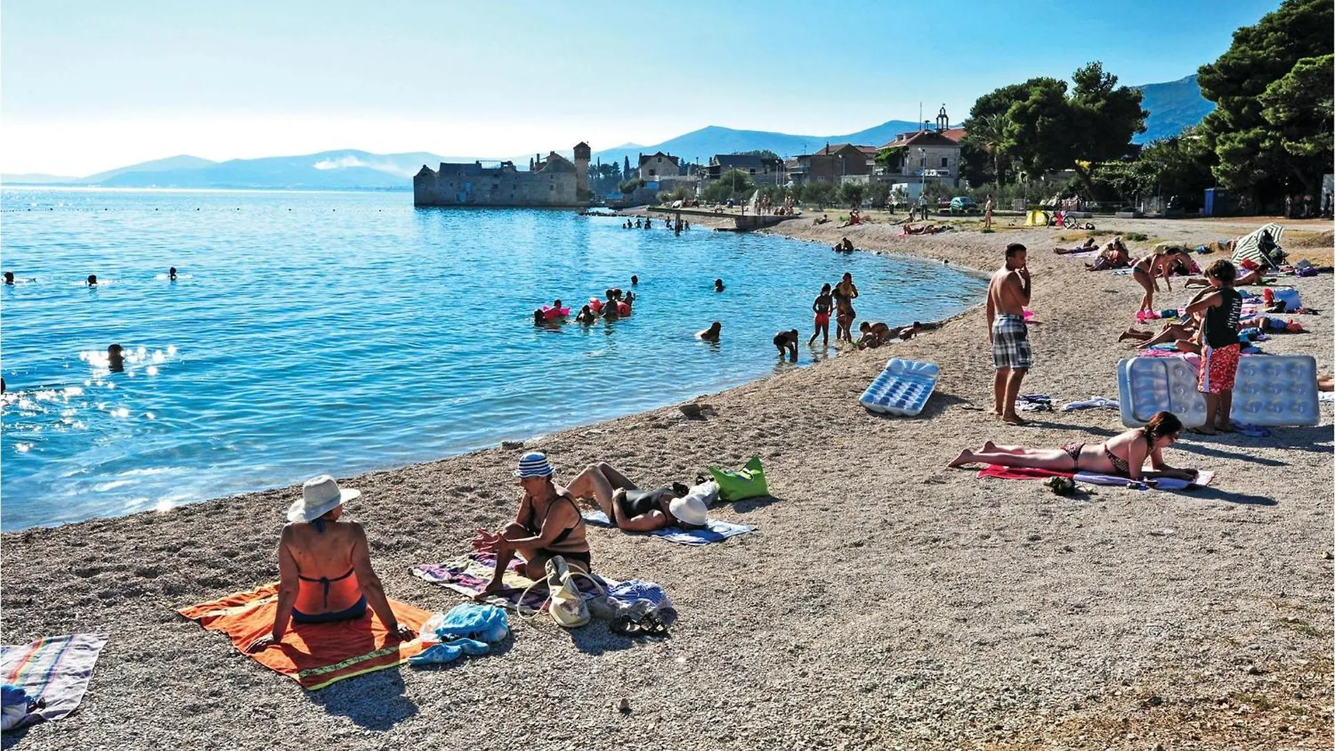 3 Bedroom Beautiful Apartment In Kastel Gomilica Kastela