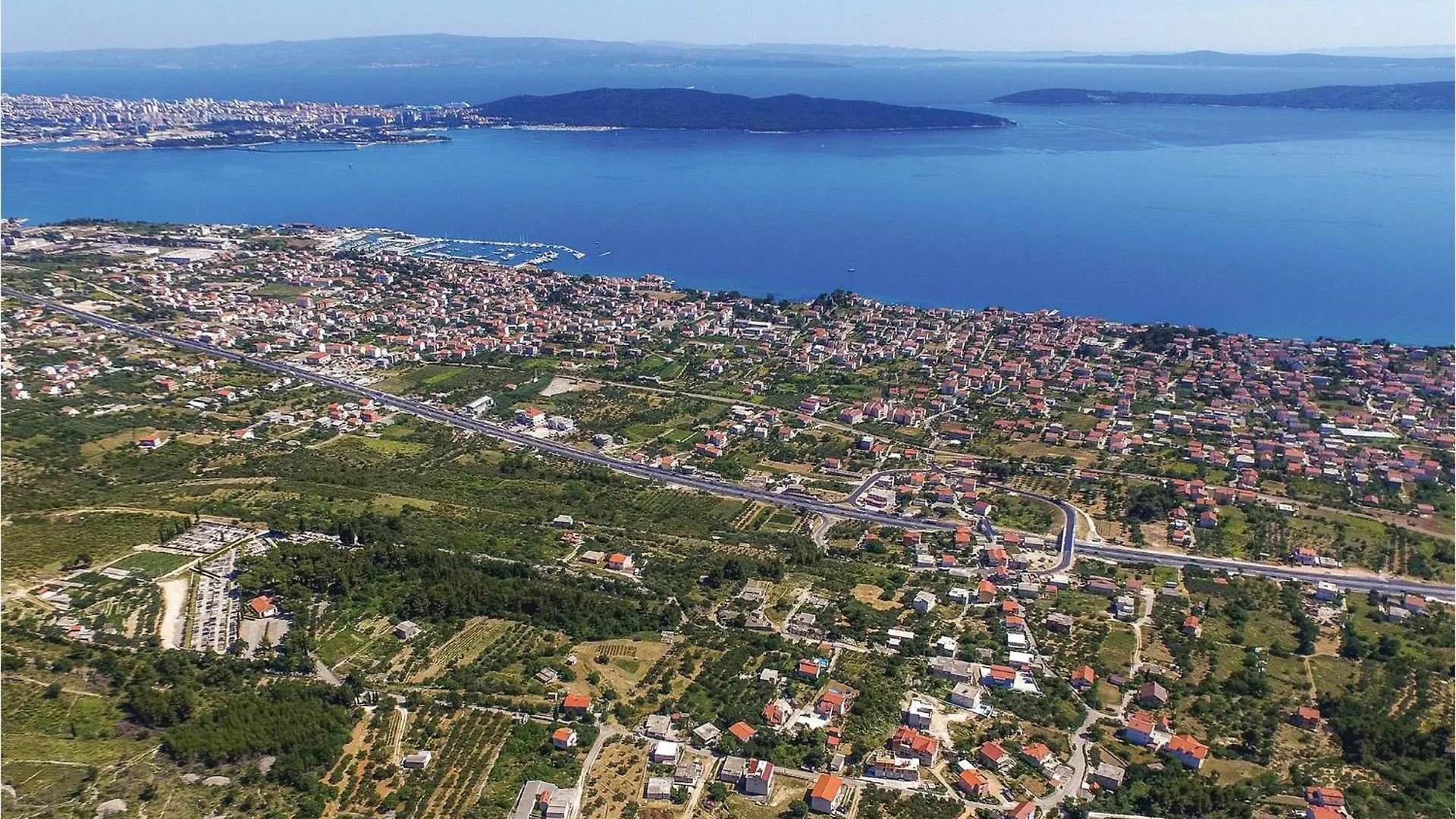 3 Bedroom Beautiful Apartment In Kastel Gomilica Kastela 0*,